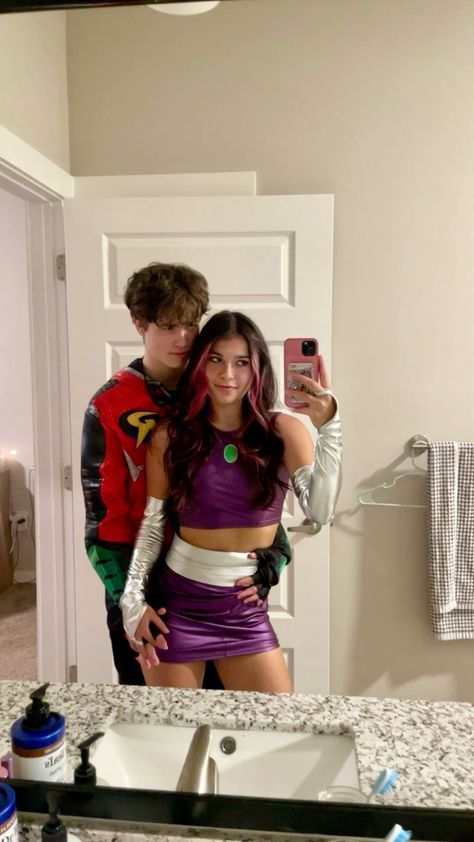 Starfire Couple Costume, Robin And Raven Costume, Star Fire Robin Costume, Couple Matching Costumes Halloween, Starfire Nightwing Costume, Robin And Starfire Couples Costume, Super Hero Halloween Costumes Couples, Starfire And Robin Costume Couple, Raven And Robin Costume