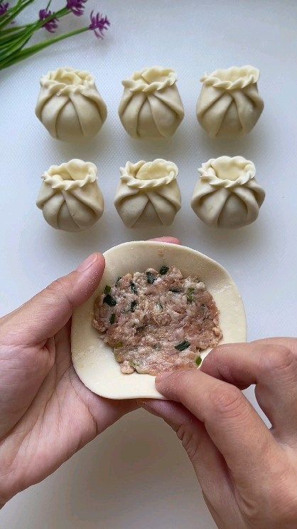 Folding Dumplings, Soap Slime, Asmr Soap, Momos Recipe, Quick Pasta Recipes, Noodle Recipes Easy, Spicy Snacks Recipes, Vegetarian Fast Food, Tastemade Recipes