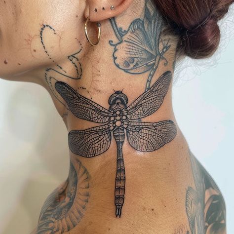 Artistic Side Neck Tattoos Tattoo Sketches You Are Art Tattoo, Divine Feminine Tattoo Back Of Neck, Delicate Chest Tattoo Female, Traditional Tattoos American, Tattoos For Girlfriend, Large Lower Back Tattoos For Women, Messy Tattoo, Traditional Back Tattoo Woman, Dark Floral Tattoo Sleeve