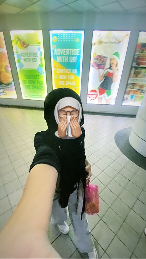 Mirror Iphone Selfie Hijab, Ootd No Face, Fotografi Fesyen, Selfie Hijab, Iphone Selfie, Ootd Poses, Islamic Wallpaper Iphone, Hijab Aesthetic, Beauty Pop