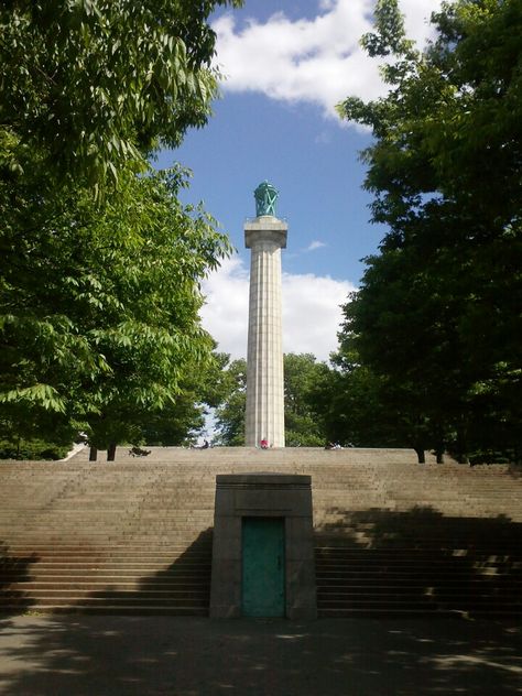 fort greene park: brooklyn’s first park Fort Greene Park, Fort Greene Brooklyn, College Core, Neighborhood Park, Frederick Law Olmsted, Grassy Hill, Downtown Brooklyn, Brooklyn Park, Continental Army