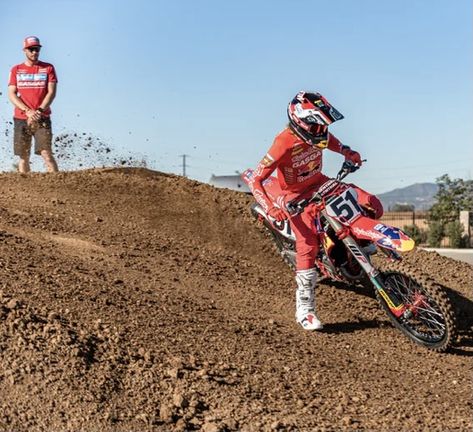 Justin Barcia # 51 testing on his New racing team Troy Lee Design & Red Bull Gas-Gas racing team. Justin Barcia Gas Gas, Justin Barcia, Troy Lee, Racing Team, Golf Bags, Red Bull, Nba, Bicycle, Bike