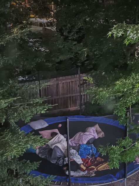 Trampoline Fort Aesthetic, Trampoline Sleepover Aesthetic, Trampoline Aesthetic, Aesthetic Trampoline, Trampoline Park Aesthetic, Trampoline Park With Friends, Pogue Summer, Sleepover Nostalgia, Trampoline Sleepover