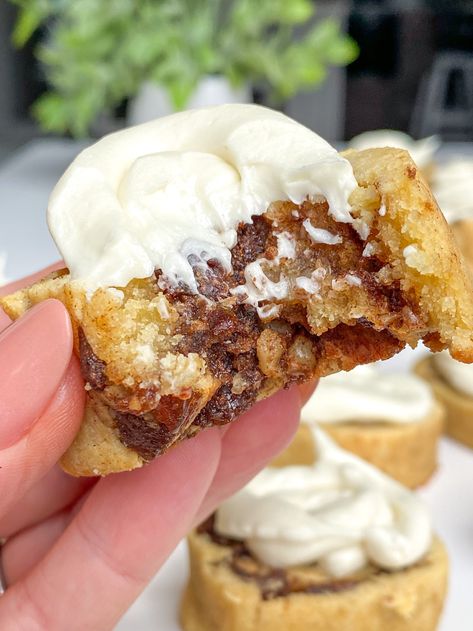 Mini Cinnamon Roll Recipe | Paleo | Grain-Free | Dairy-Free — MaddHealthy | Health Consultant Paleo Blackberry Cobbler, Store Bought Cinnamon Rolls, Pie Crust Cinnamon Rolls, Paleo Cinnamon Rolls, Paleo Pie Crust, Easy Vanilla Frosting, Mini Cinnamon Rolls, Cinnamon Roll Recipe, Sugar Free Vegan