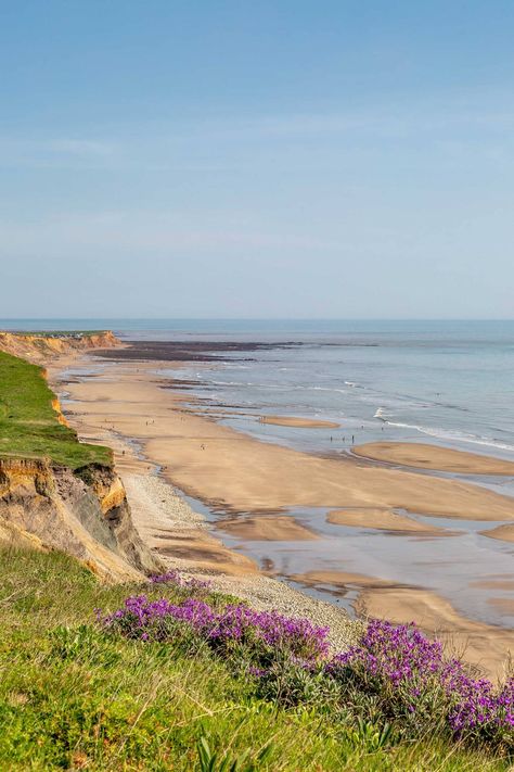 Compton Bay Beaches In England, Isle Of Wight Beach, Wales Beach, Isle Of Wight England, England Beaches, Body Board, Paris Culture, Uk Beaches, Dinosaur Footprint