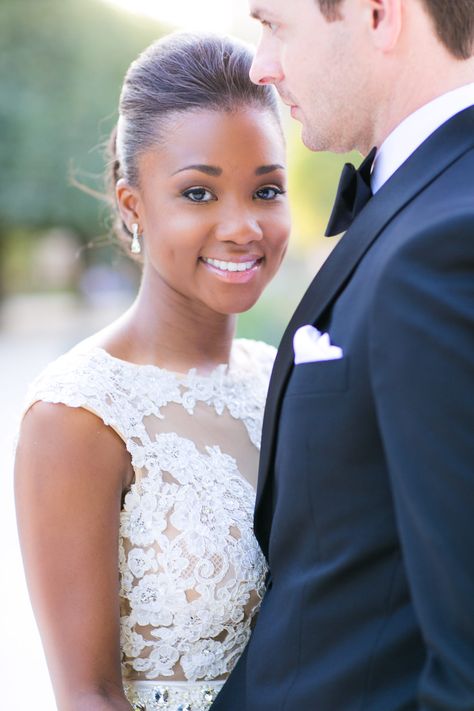 Racial Couples, Wedding In Paris, Unique Wedding Hairstyles, Power Couples, Swirl Couples, Interracial Wedding, Interacial Couples, Interracial Marriage, Funny Wedding Photos