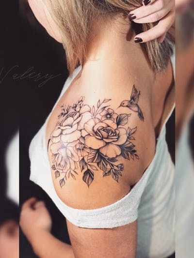 Ball Of Shoulder Tattoo For Women, Shoulder Tattoo Women, Tattoo Frau, Women's Shoulder Tattoo, Shoulder Cap Tattoo, Floral Tattoo Shoulder, Inspiration Pics, Flower Tattoo Shoulder, Floral Tattoo Sleeve