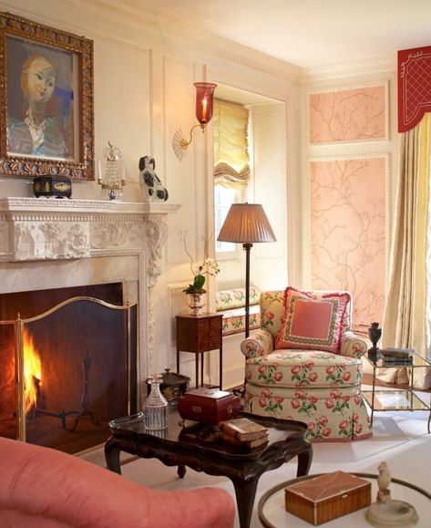 Leta Austin Foster's 10 Tips for Timeless Interiors - The Glam Pad Leta Austin Foster, Granny Cottage, Faux Wainscoting, Dining Room Wainscoting, Wainscoting Styles, Cozy Living Room Design, House Beautiful Magazine, Glam Pad, English Country Decor