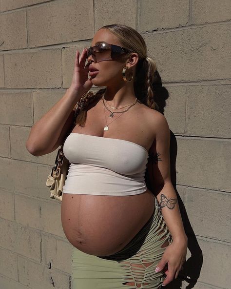 Tammy 🐚 on Instagram: “Any guesses on when baby’s coming ?” Belly Button Piercing Pregnant, Pregnant Fits, Preggers Style, Belly Pictures, Cute Pregnancy Photos, Mix Baby Girl, Postpartum Fashion, Pregnancy Belly Photos, Cute Pregnancy Pictures