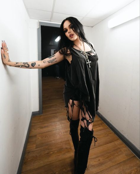 maggie lindemann Margaret Elizabeth, Rocker Chick, Maggie Lindemann, Gothic Girls, Dressy Outfits, Star Girl, Style Icon, Style Me, Cool Outfits