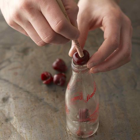 Cherry Pitting Hack, Pitting Cherries Easy, How To Pit Cherries, Bar Tricks, Cherry Pitter, Ordinary Objects, Bing Cherries, Cherry Picking, Canned Cherries