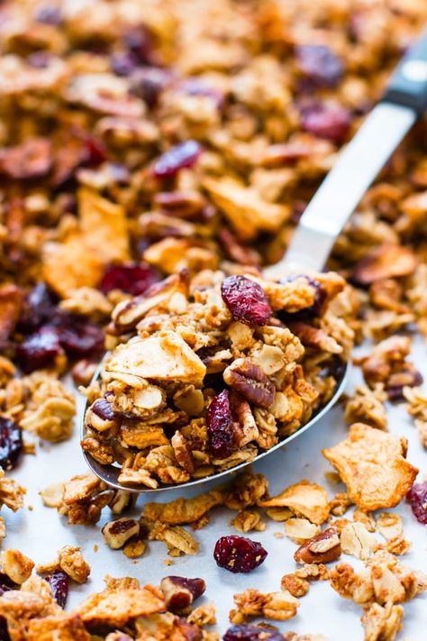 Get ready for your house to smell like Fall when you bake up this maple pecan apple cinnamon granola.  Gluten-free, vegan, vegetarian, dairy-free and SUPER addicting breakfast or snack recipe for the Fall season!! Cinnamon Granola Recipe, Apple Cinnamon Granola, Vegan Granola Recipe, Smell Like Fall, Pecan Granola, Cinnamon Granola, Vegan Granola, Overnight Breakfast, Baked Granola