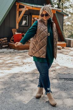 Fall Outfits Women Plus Size, Winter Rv Camping, Camping In The Cold, Fall Day Outfit, Winter Camping Gear, Camping Clothing, Camping Cots, Plus Sized Outfits, Camping Outfit