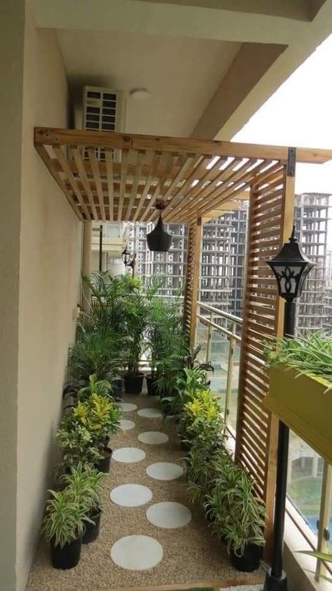 Balcon Mic, Balkon Decor, Small Balcony Garden, Privacy Fence Designs, Modern Balcony, Privacy Landscaping, Terrace Decor, نباتات منزلية, Rooftop Terrace Design