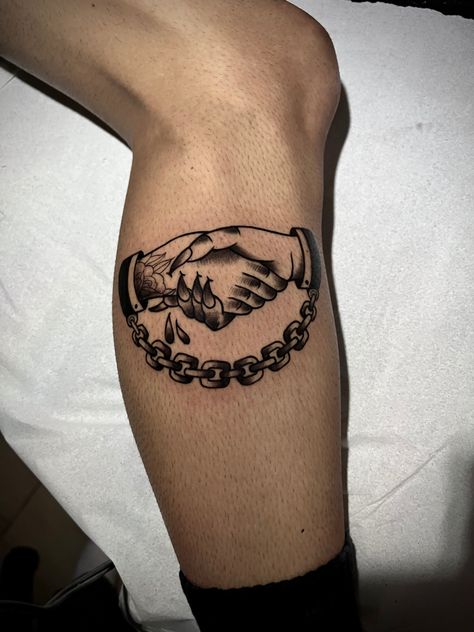 🤝 American Traditional Handshake Tattoo, Snake Handshake Tattoo, Traditional Handshake Tattoo, Shaking Hands Tattoo, Handshake Tattoo, Traditional Tattoo Black And Grey, Union Tattoo, Devil Tattoo, Tattoo Black