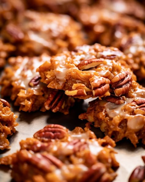 Pecan Desserts Recipes, Praline Recipe, Pecan Desserts, Pecan Praline, Coconut Pecan, Pecan Pralines, Candy Recipes Homemade, Pecan Cookies, Christmas Candy Recipes