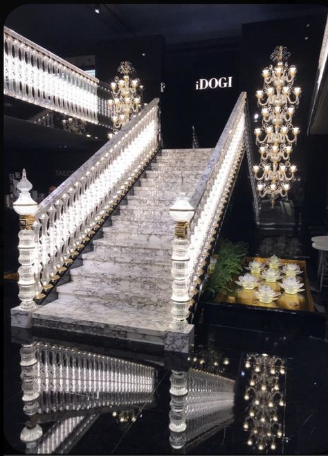 Royalty House, Linen Table Setting, Crystal Staircase, Karaoke Lounge, Victorian Stairs, Table Top Decorations, Staircase Interior, Stair Newel Post, Luxury Stairs