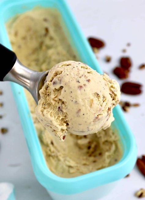 Keto Butter Pecan Ice Cream This homemade Keto Butter Pecan Ice Cream is rich, sweet and full of luscious buttery flavor. It's made with a brown butter base and studded with crunchy toasted pecans! #ketoicecream #lowcarbicecream Keto Butter Pecan Ice Cream, Homemade Butter Pecan Ice Cream, Strawberry Frozen Yogurt, Keto Cookie Dough, Sugar Free Ice Cream, Butter Pecan Ice Cream, Chocolate Ice Cream Recipe, Raspberry Ice Cream, Low Carb Ice Cream