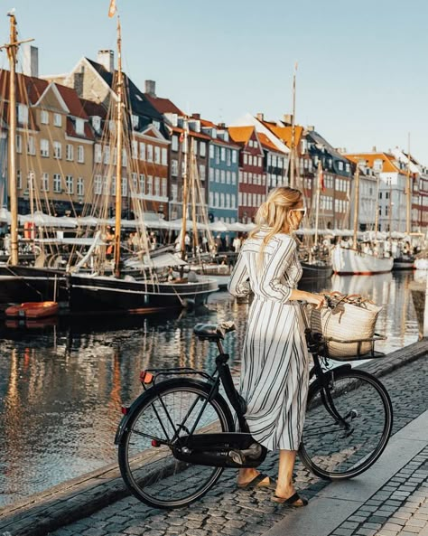 Denmark Instagram, Denmark Style, Copenhagen Photography, Nyhavn Photo Ideas, Copenhagen Instagram, Denmark Beautiful Places, Copenhagen Street Photography, Copenhagen Denmark Photography, Denmark Aesthetic