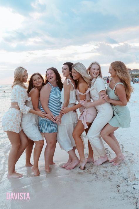 Beach Bachelorette Photoshoot, Beach Bachelorette Pictures, Bachelorette Beach Photos, Bachelorette Beach Pictures, Bachelorette Beach Photoshoot, Bachelorette Picture Ideas, Vecmeitu Ballīte, Beachy Bachelorette Party, 30a Bachelorette