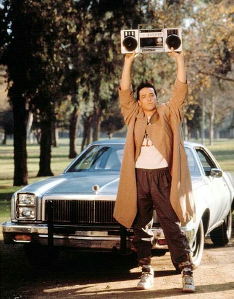 John Cusack/ Lloyd Dobler~Say anything. One of the 80's most Iconic scenes. Peter Gabriel- Your eyes. Even John Bender was all, f#@k that was cool! Say Anything Movie, Lloyd Dobler, 80s Halloween Costumes, Best Romantic Comedies, Christian Slater, Peter Gabriel, New Retro Wave, Teen Movies, 80s Aesthetic