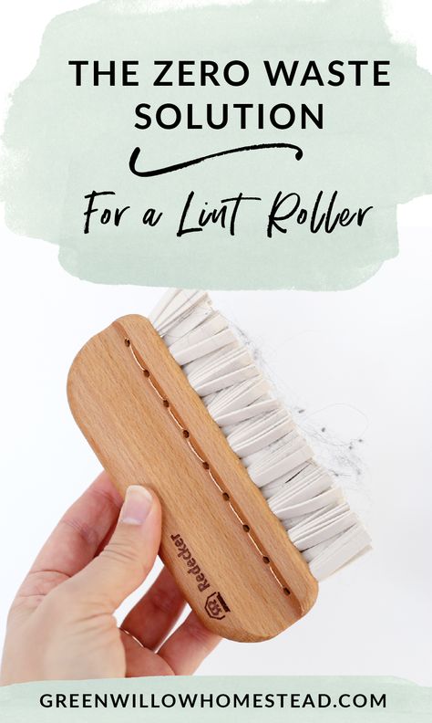 The zero waste solution for a lint roller, sustainable swap for keeping pet hair off your clothes Plastik Recycling, Waste Free Living, Green Laundry, Waste Reduction, Laundry Routine, Plastic Free Living, Zero Waste Kitchen, Waste Free, Zero Waste Living