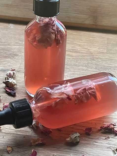 Rose Water Aesthetic, Water Aesthetic, Type Shi, Dropper Bottles, Facial Toner, Skin Care Moisturizer, Beautiful Rose, Rose Water, Clean Skin