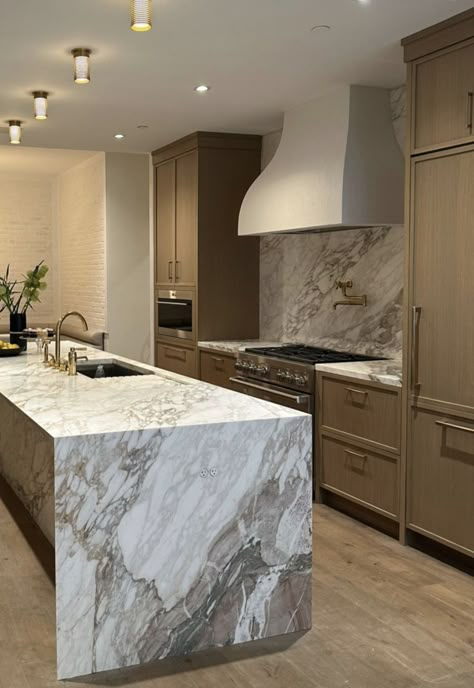 Quartzite Waterfall Island, Transitional Modern Kitchen, Greige Kitchen, Nature Kitchen, Modern Mountain House, Dream Kitchens Design, Kitchen Remodel Design, Kitchen Inspiration Design, Cooking Area