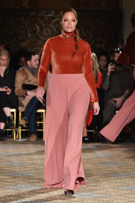 Body Positive Fashion, Model Runway, Runway Model, Plus Size Fashion Tips, Confident Style, Plus Size Models, The Plaza, Christian Siriano, Mid Size