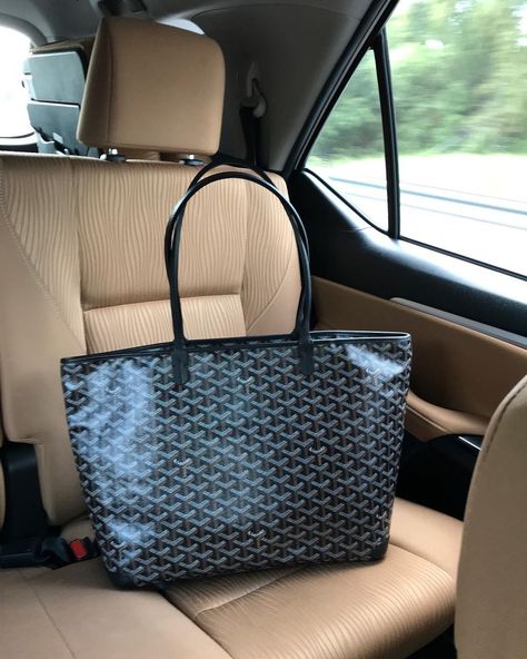 Goyard Artois GM Bag – Bragmybag Goyard Artois Pm Outfit, Goyard Paris, Goyard Artois, Goyard Tote Bag, Goyard Tote, Dream Bag, Wifey Material, Ski Trip, Chloe Bag