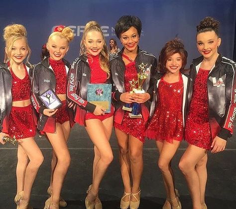 Brynn, Jojo, Maddie, Nia, Mackenzie, and Kendall Dance Moms Season 6, Dance Moms Group Dances, Dance Moms Clips, Dance Moms Chloe, Dance Moms Season, Dance Moms Costumes, Dance Moms Moments, Dance Moms Cast, Abby Lee Miller