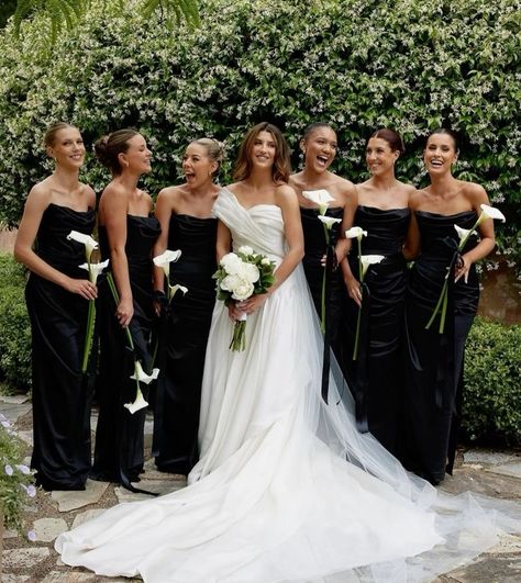 Top Bridesmaid Dresses, Black Bridesmaid Dress Mismatched, Black Tie Bridesmaids, White Bridesmaid, Bridesmaids Photos, Black White Wedding, Bridesmaid Dress Colors, Future Mrs, Black Bridesmaid Dresses