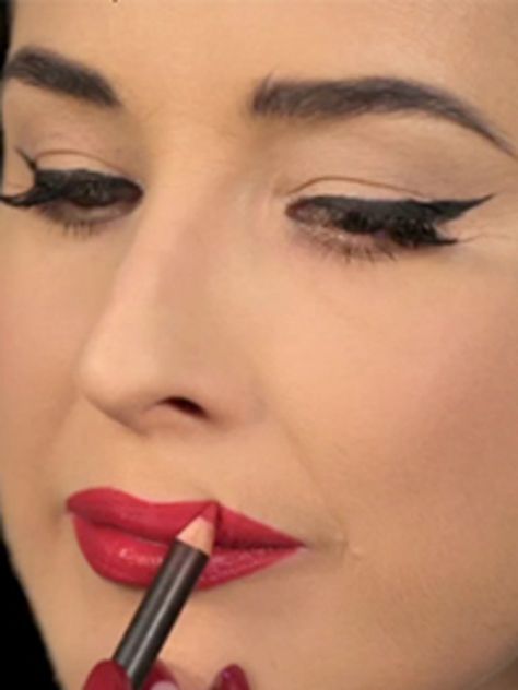 Dita Von Teese Red Lipstick, Dita Von Teese Nails Half Moons, Dita Von Teese Aesthetic, Dita Von Teese Nails, Dita Von Teese Hair, Dita Von Teese Makeup, Dita Von Teese Burlesque, 2024 Era, Dita Von Teese Style