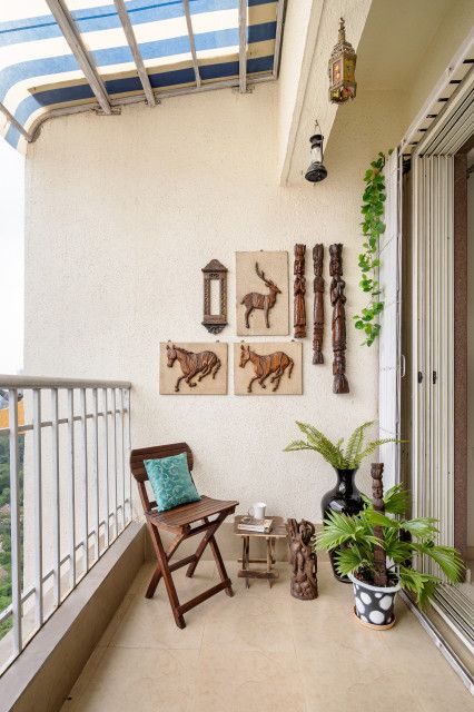 Indian Balcony, Balcony Roof, Balcony Makeover, Garden Flat, Kitchen Arrangement, Indian Room, Two Story House Design, Indian Room Decor, Classy Living Room