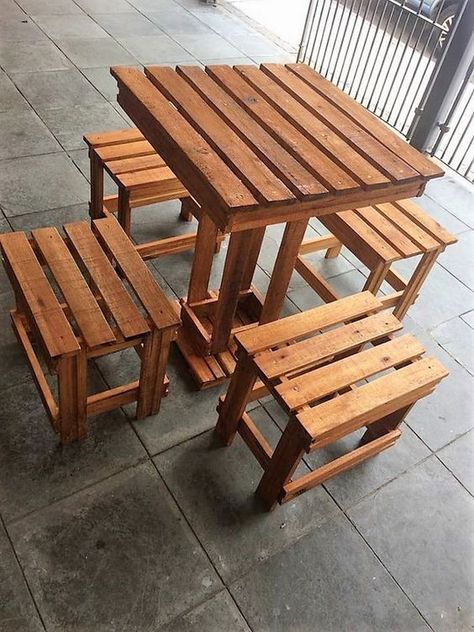 Diy Outdoor Seating, Outdoor Wood Projects, Pallet Furniture Designs, At Home Furniture Store, Diy Holz, Pallet Furniture Outdoor, Wood Pallet Projects, Diy Pallet Projects, Outdoor Wood