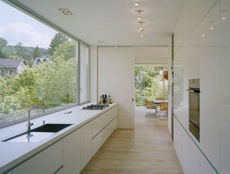 White Contemporary Kitchen, Kitchen Window Design, Kitchen Cabinets Makeover, Kitchen Room Design, Kitchen Inspiration Design, Kitchen Plans, Kitchen Window, Window Design, Contemporary Kitchen