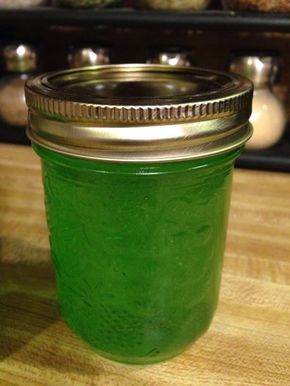 Cucumber Jelly Recipe, Cucumber Jelly, Mint Jelly Recipe, Creative Canning, Apothecary Pantry, Preserves Recipes, Canning Preserves, Canning Jams, Canning Water