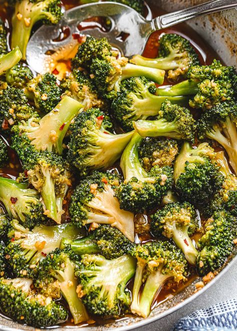 Sauteed Broccoli Recipe with Garlic Stir-Fry Sauce - #broccoli #recipe #eatwell101 - This quick and easy broccoli stir fry takes less than 20 minutes to make. You'll love the delicious garlicky sauce!  - #recipe by #eatwell101® Brocolli Stir Fry Recipe, Garlic Broccoli Chinese, Asian Garlic Broccoli, Stir Fry Brocolli Recipes, Asian Broccoli Stir Fry, Asian Brocolli Recipes, Asian Broccoli Side Dish, Chinese Brocolli Recipes, Brocoli Side Dishes