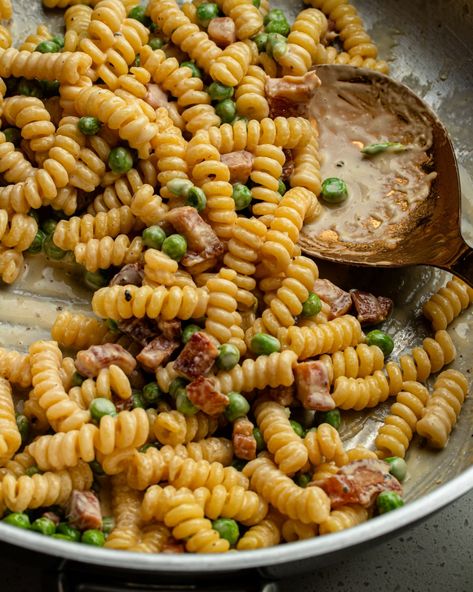 Creamy Pancetta and Pea Pasta - The Burnt Butter Table Creamy Pasta With Peas, Peas And Pancetta, Fusilli Pasta Recipe, Fusilli Recipes, Pea Pasta, Burnt Butter, Pancetta Pasta, Risotto Dishes, Creamy Peas