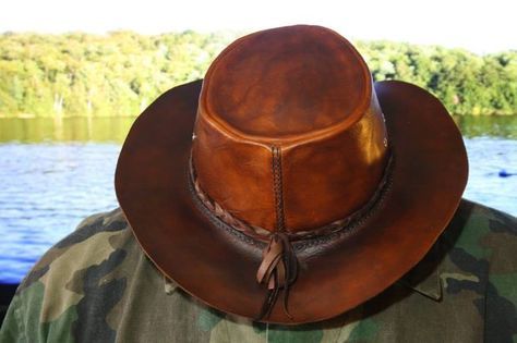 How To Make A Leather Bushcraft Hat Diy Leather Hat, Leather Hat Pattern, Fantastic Video, Leather Glue, Bushcraft Gear, Wilde Westen, Leather Craft Projects, Chapeau Cowboy, Leather Hat