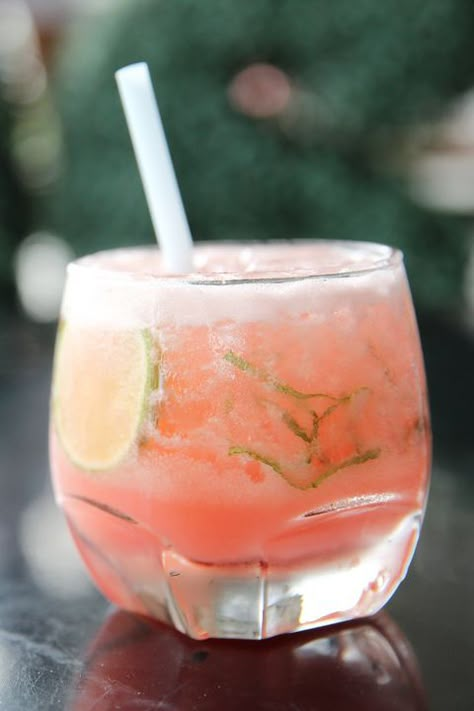 Sparkling Wine Drinks, Champagne Recipes, Wine Recipes Drink, Prosecco Cocktail Recipes, Champagne Margaritas, Champagne Recipe, Champagne Recipes Cocktails, Champagne Drinks, Best Champagne