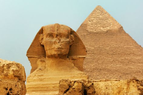 10 Ancient Egyptian Monuments Memphis Egypt, Egyptian Monuments, Prehistoric Cave Paintings, Pyramids Egypt, The Sphinx, Karnak Temple, Great Pyramid Of Giza, Egyptian Pyramids, Valley Of The Kings