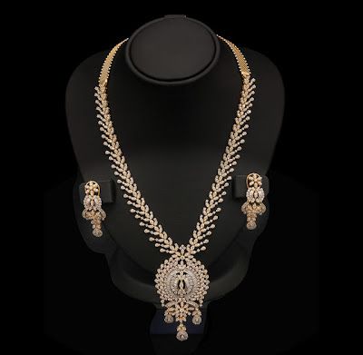 Indian Jewellery and Clothing: Vb jewellers Diamond Necklace Indian, Temple Jewelry Necklace, Designer Diamond Jewellery, Diamond Necklace Designs, Bridal Necklace Set, Indian Jewelry Sets, Studded Necklace, Utsav Fashion, Diamond Bridal Sets