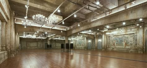 Dance Practice Room, Dance Studio Design, Practice Room, Kpop Backgrounds, Dance Rooms, Trophy Rooms, Visual Board, Sports Room, Fantasy Book