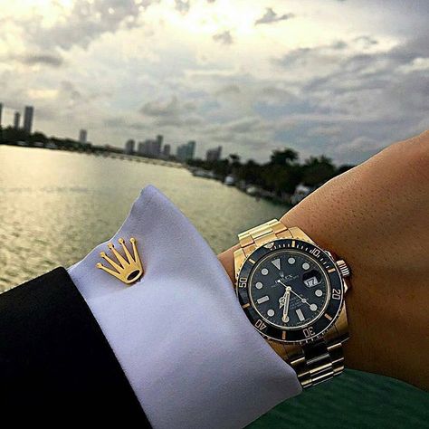 Mens Luxury Lifestyle, Marketing Inspiration, Luxury Lifestyle Fashion, Swiss Army Watches, Gold Rolex, Rolex Men, Success Motivation, Rolex Watch, Mens Luxury