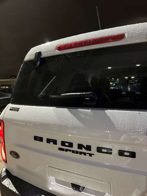 White Bronco Sport Aesthetic, White Ford Bronco Aesthetic, Bronco Ford White, Black Bronco Sport, Bronco Asethic, 2023 Ford Bronco Sport, Aesthetic Bronco, White Ford Bronco Sport, White Bronco Aesthetic