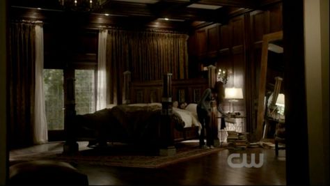 Love the way that Damon's bedroom just flows through to his bathroom and closet Salvatore Boarding House, Movie Bedroom, Gothic Bedroom, Boarding House, Dreams Beds, Damon Salvatore, Dream Bedroom, My New Room, Dream Room