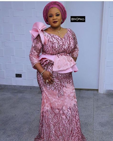 Onion Colour, Nigerian Lace Dress, Nigerian Party, Stylish Naija, Nigerian Lace Styles Dress, Nigerian Lace Styles, Party Outfit Ideas, African Lace Styles, Reddish Purple