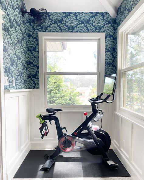 Home gym space with Peloton Peloton Bike Aesthetic, Peloton In Bedroom, Peloton Aesthetic, Home Workout Aesthetic, Peloton Room Ideas, Peloton Room, Gym Space, Twenty Twenty, Peaceful Home