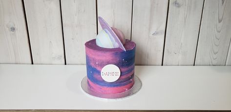 Galaxy cake Saturn Cake Ideas, Saturn Birthday Cake, Saturn Cake, Galaxy Cake, Guide To The Galaxy, Galaxy Art, 1st Birthdays, Cake Smash, Birthday Cakes